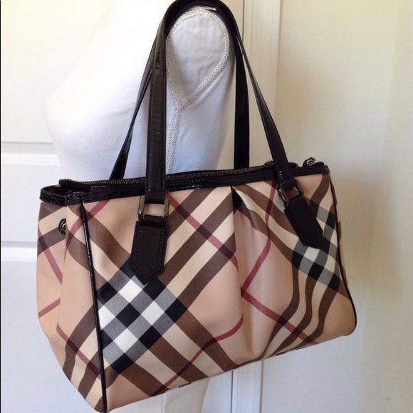 Burberry Handbags - 💥SOLD💥 Burberry NovaCheck Handbag